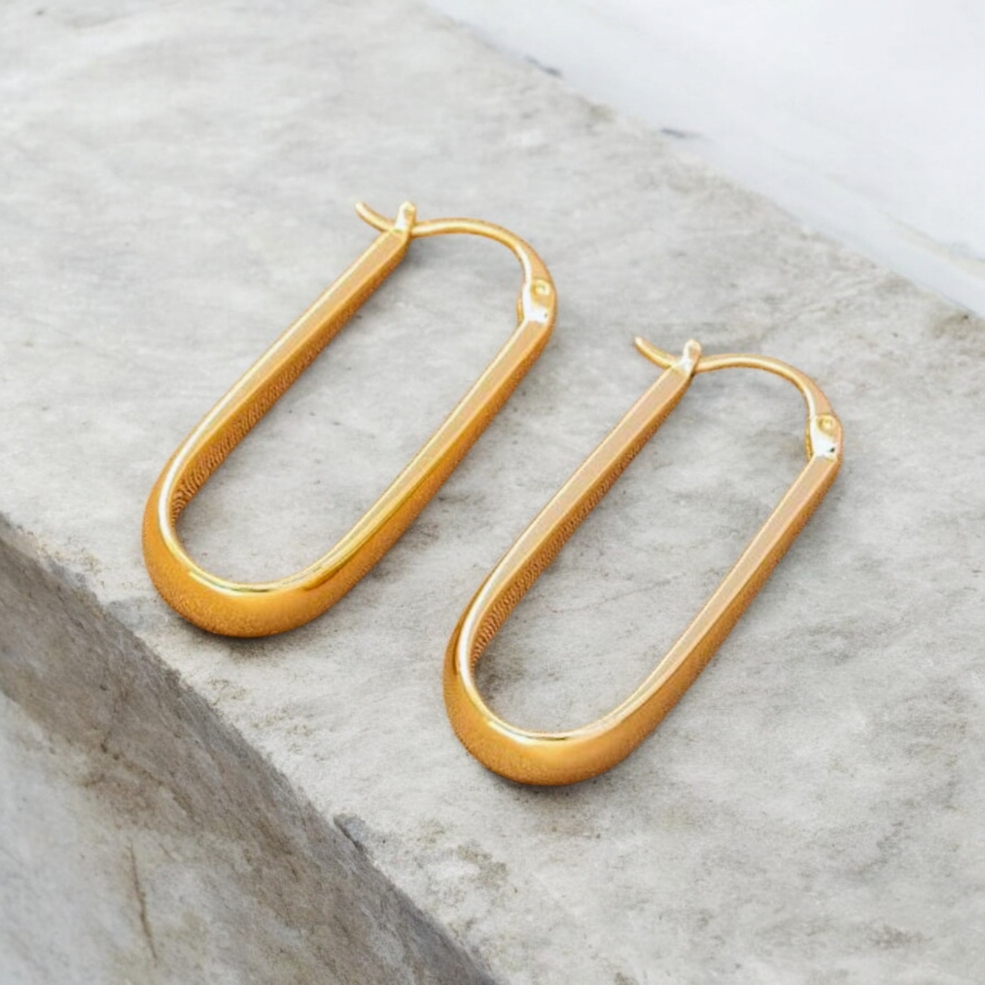 boucles d'oreilles créoles en forme de trombone par noevamitch